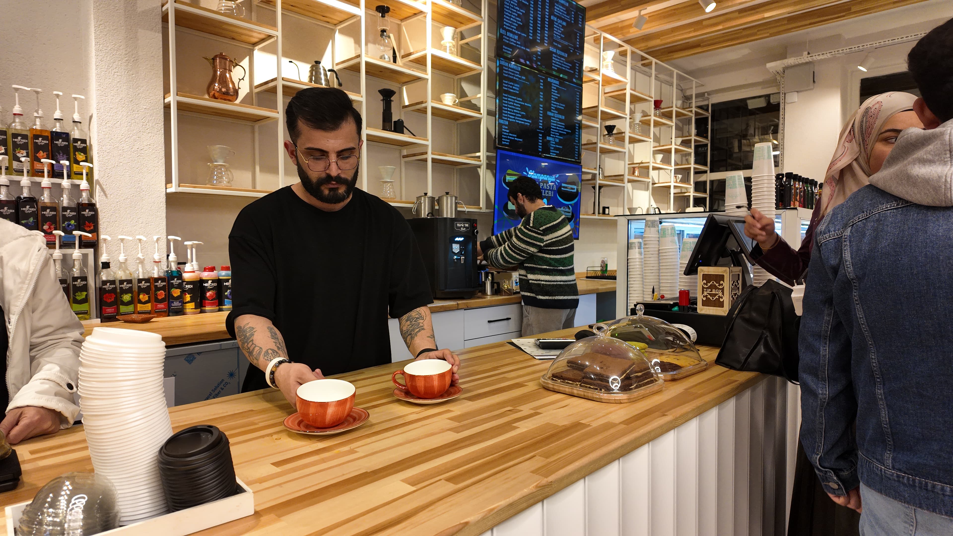 Agusto Cafe Arka Plan